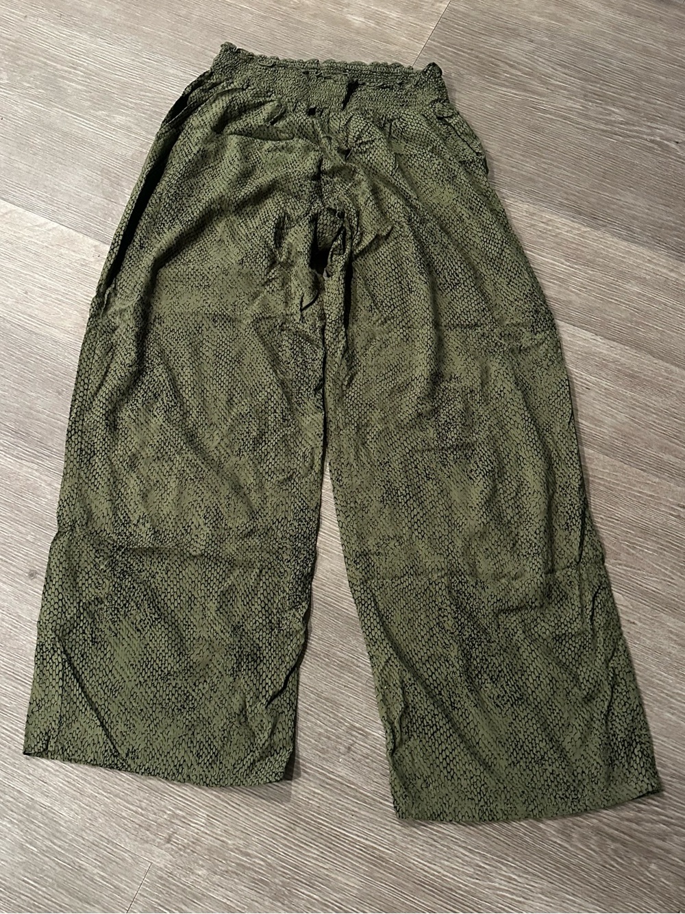 Khush Olive Green Wide-Leg Lightweight Snake/Reptile Pattern Pants